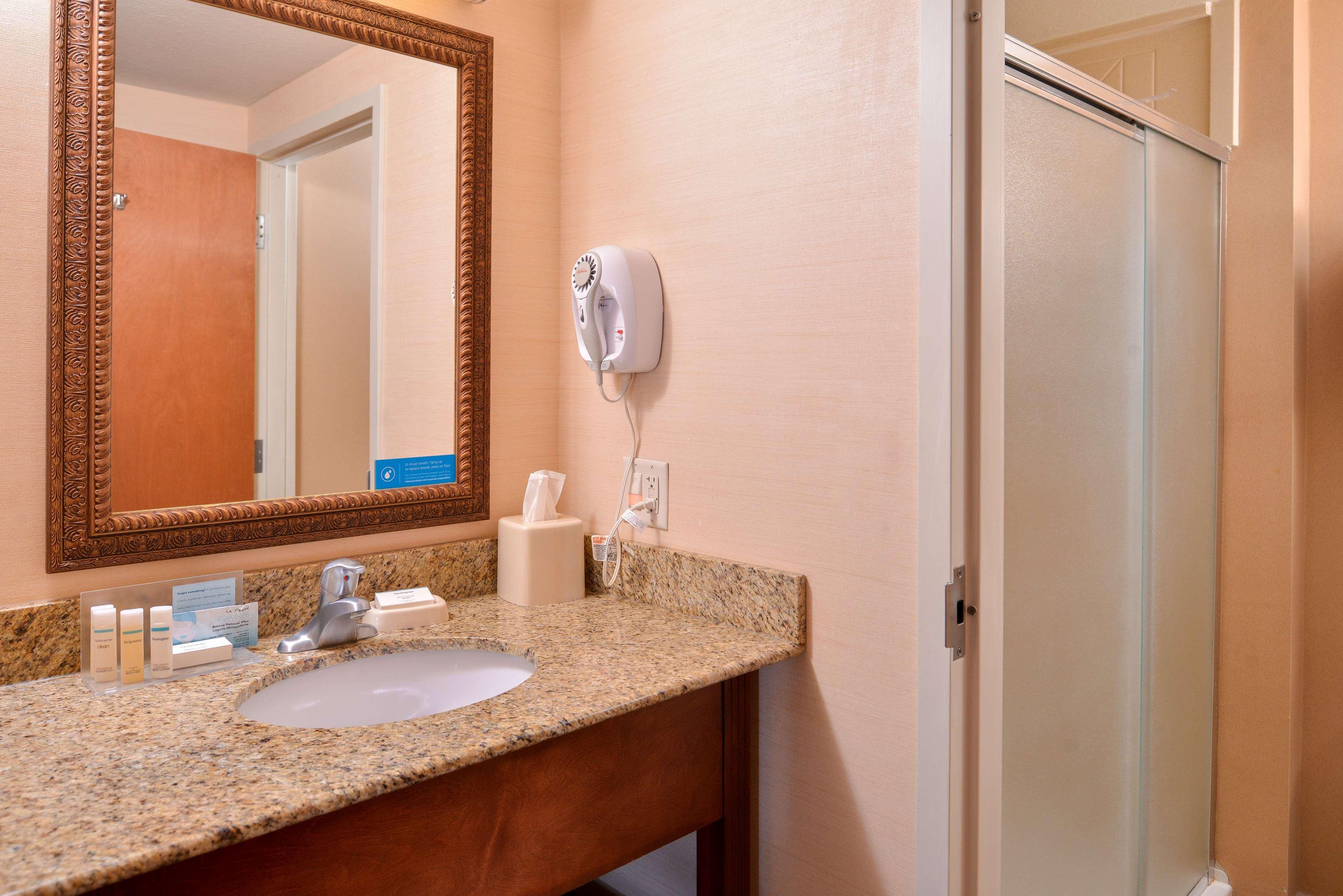 Hampton Inn York Exteriör bild